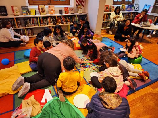 Niñeces en sala infantil 